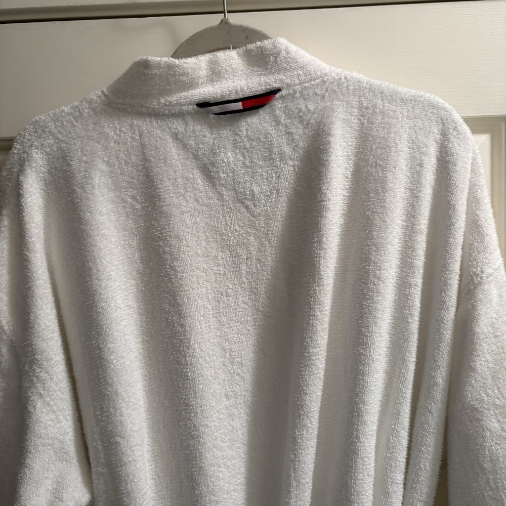 TOMMY HILFIGER 100%TERRY CLOTH WHITE SPA/BATH ROBE UNISEX One Size Belted - Picture 3 of 5